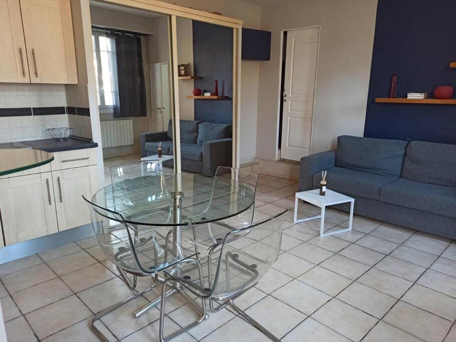 Charmant 2 Pieces, A Deux Pas Du Centre Apartment ม็องตง ภายนอก รูปภาพ